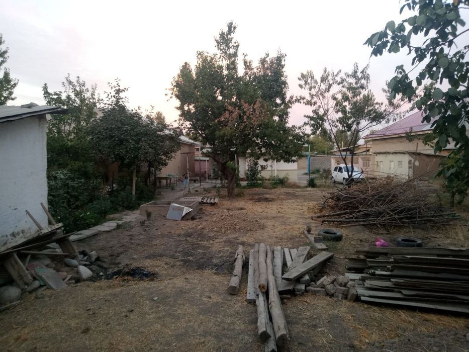 Uchastka sotiladi Chirchiq