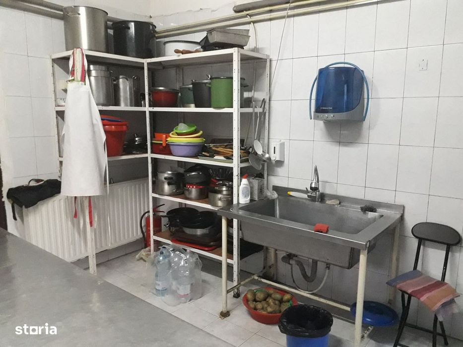 Casă spațioasă cu piscină și facilități moderne