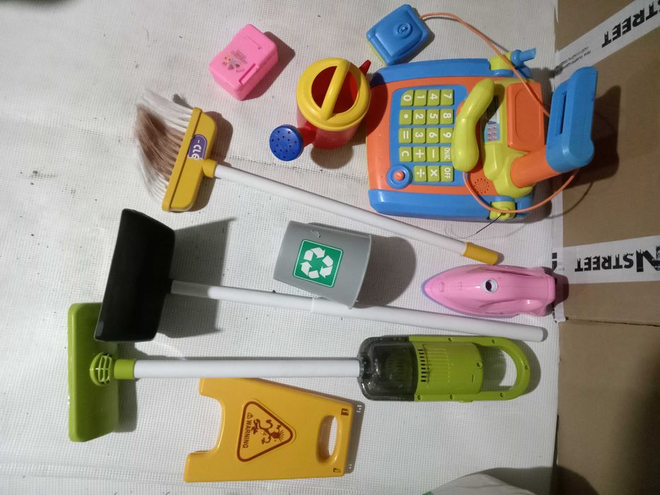Продам игрушки для девочки. Куклы и др
