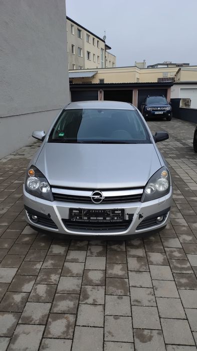 Opel astra h , 16 benzina hatchback aer condiționat