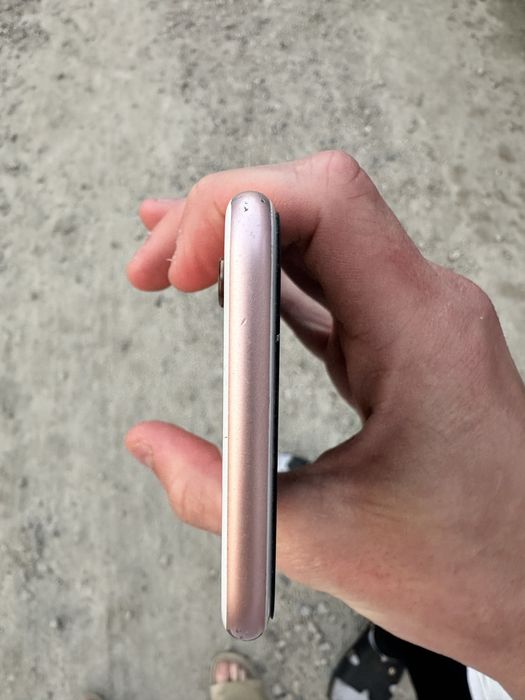 Айфон 6s  торг есть минусов нет