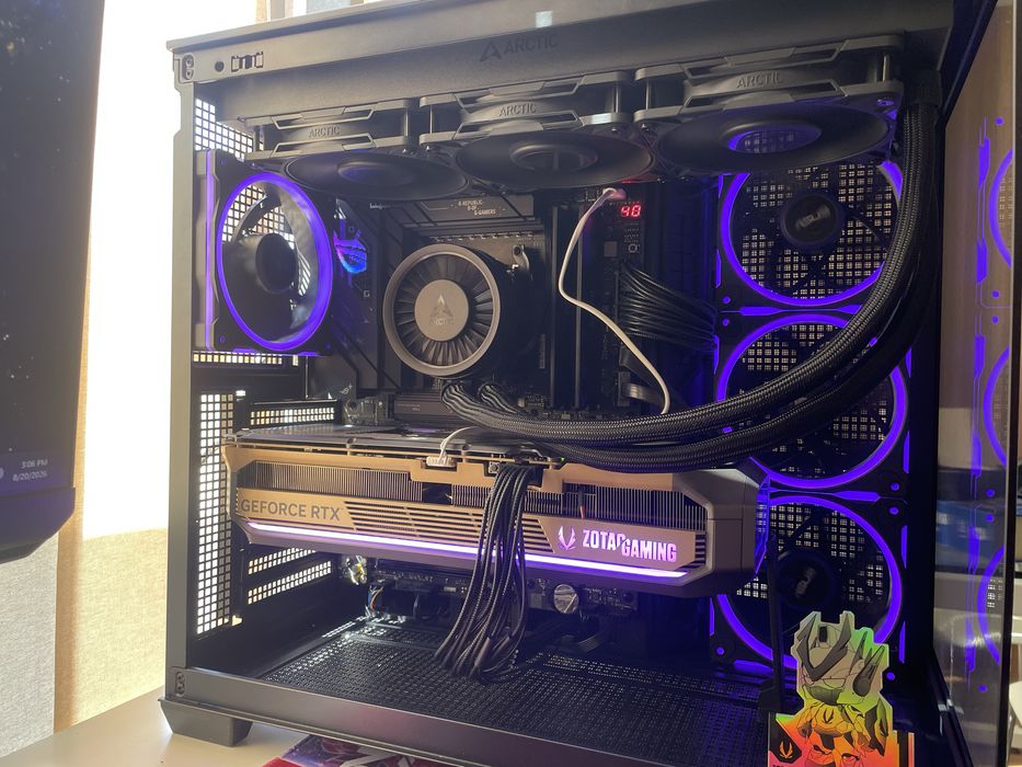 Геймърски компютър RTX 5080 / Ryzen 7 9800X3D / 4TB Gen5 / Гаранция