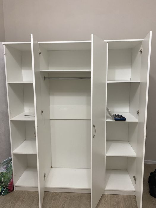 Продаю спальный шкаф