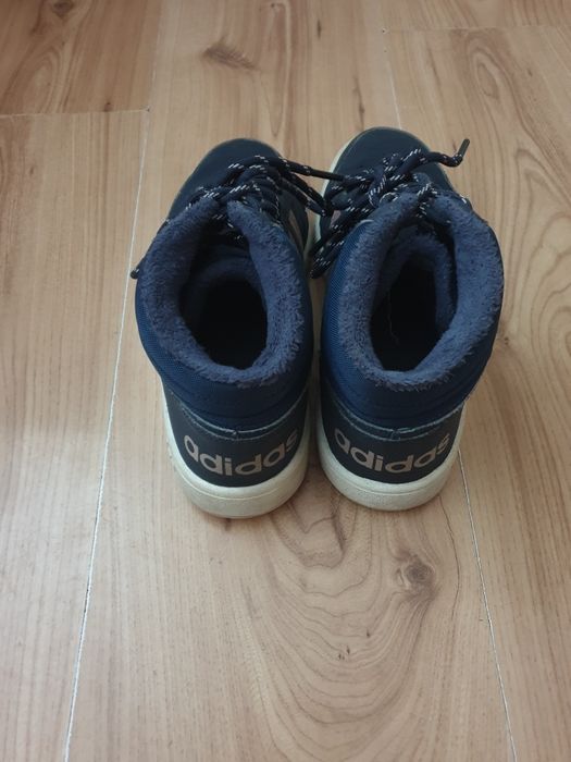 Кецове "Адисас" - 18 евро