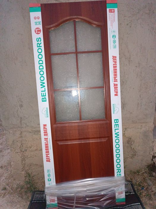 Деревянные двери для дома