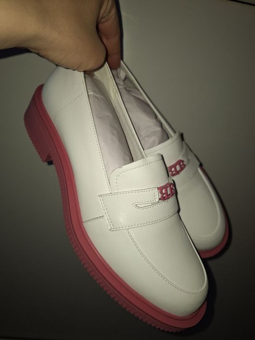 Продам кожаные лоферы, новые!