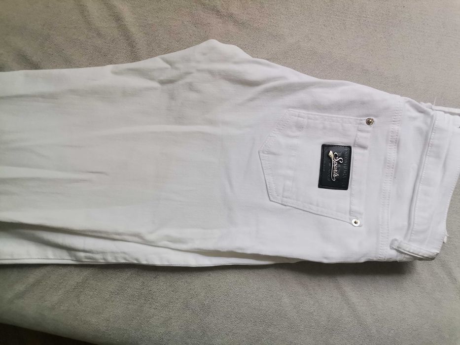 Чисто нови дънки N38/40.БЕли дънки М/L.20лв,.Джинси М/10лв.Перфектни!