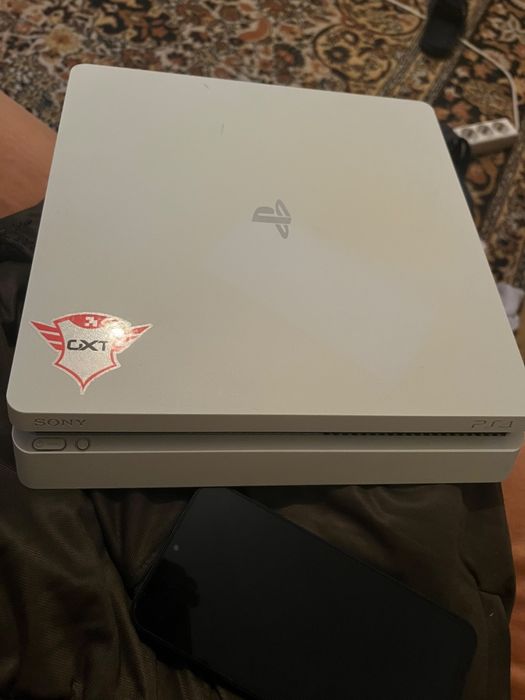 De vânzare PS 4 Slim
