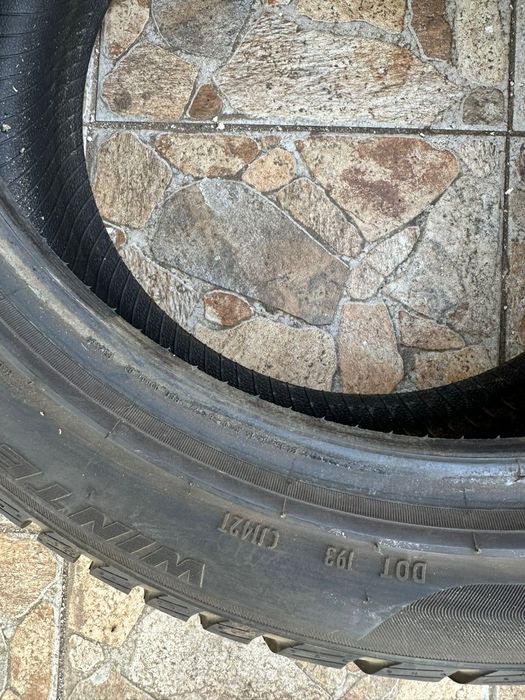 Vând jante aliaj cu anvelope de iarnă Pirelli