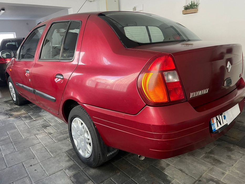 Renault Clio model 2005 benzina 1.4