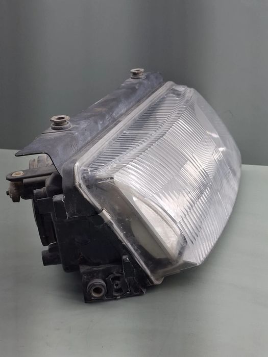 Far dreapta 147 426-00 Volkswagen VW Passat 2000 1.9 TDI MT (115 hp)