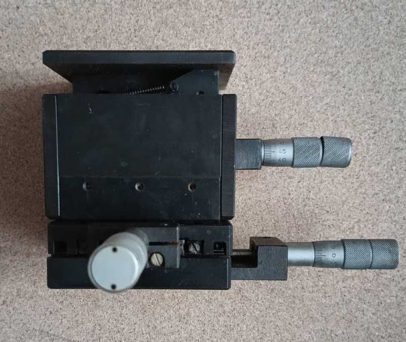 Микрометрични координатни маси