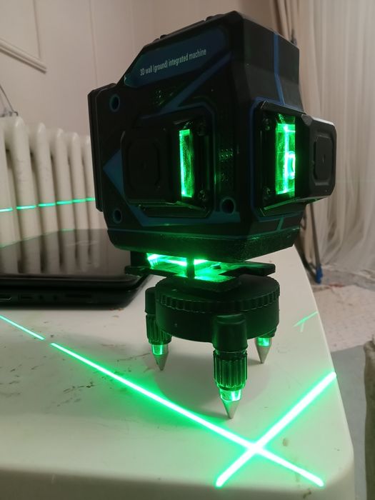 Нивелир, лазерный уровень