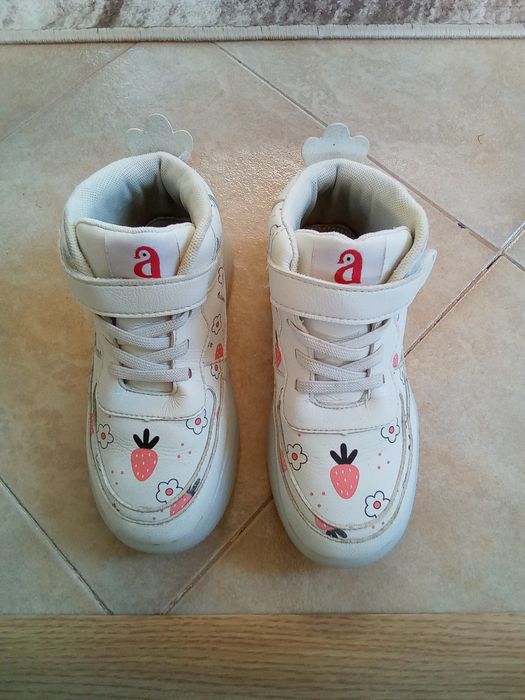 Детски боти ягодки 30 номер