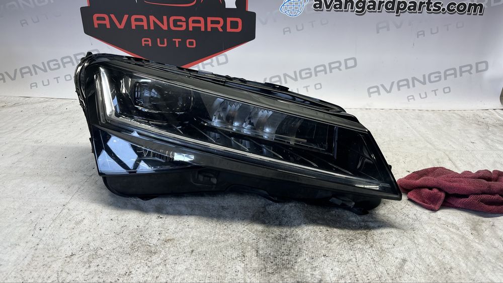 Skoda Superb 3 Lift 19- ляв и десен фар 2 броя