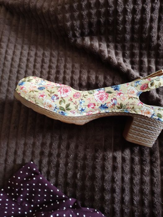 Босоножки женские летние