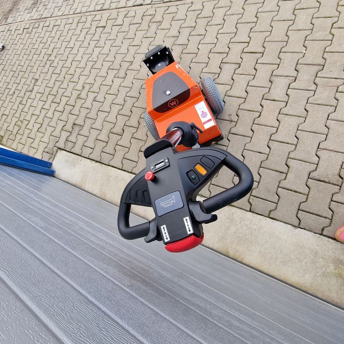 Toyota BT TWE 100 / Tracto Echipament de tractare /remorcare  Profi