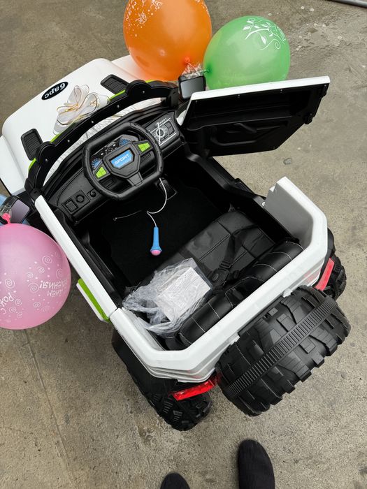 Детский электромобиль Jeep WN-502 12V, пульт, микрофон