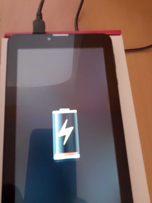 Продавам таблет Prestigio