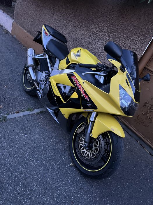 Vand sau schimb  Honda 929