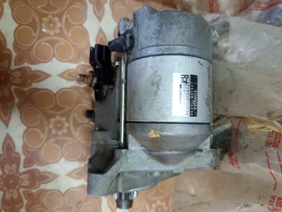 Продам стартер Тойота Хайс