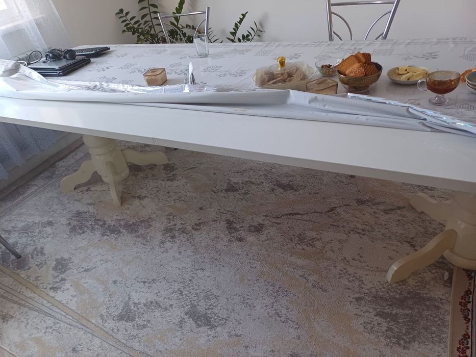 Продаю 4-х метровый стол