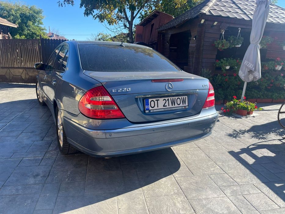 Mercedes E220 W211