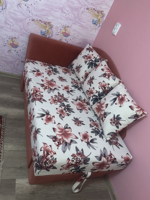 Разтегателен диван