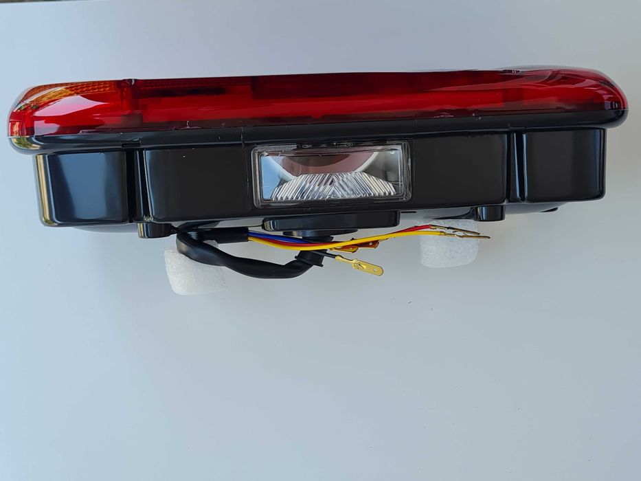 12V-24V Стопове задни светлини за Камиони Бусове Рено DAF Nissan Iveco