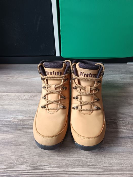 Faretrap  Обувки