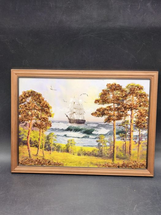 Картины с янтарем