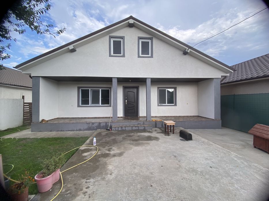 Casă 3 camere la cheie