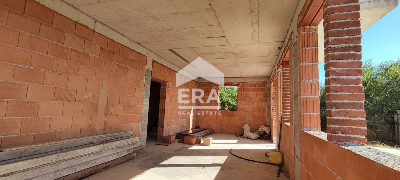 Двуетажна новострояща се къща с панорамна гледка в с. Калиманци