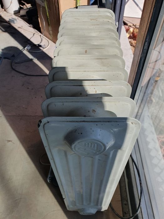 Vãnd diferite lucruri ,la preturi acceptabile!