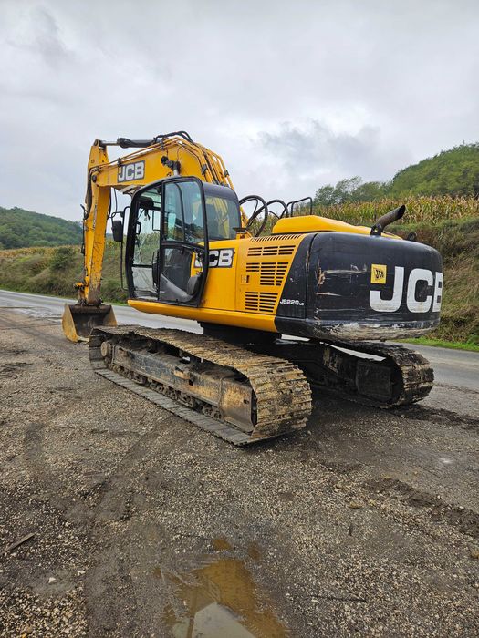SCHIMB De vanzare excavator JCB JS220 LC