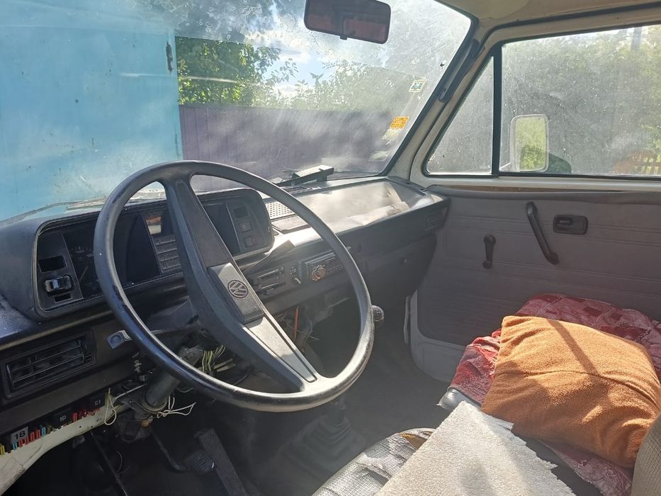 Продам машину Volkswagen Transporter