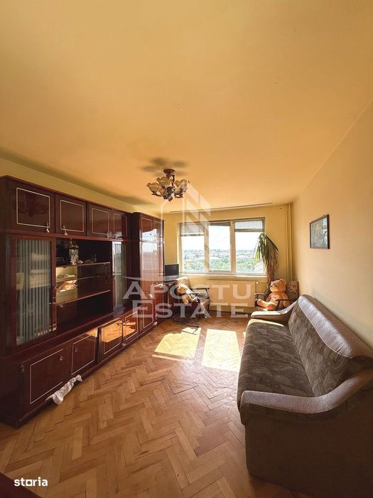 Apartament de vanzare cu 3 camere, 2 bai, 2 balcoane, zona Soarelui