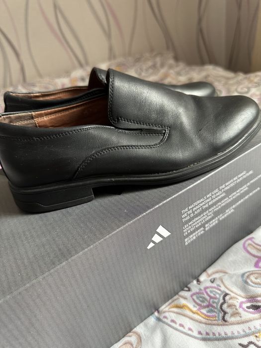 Продам туфли на мальчика