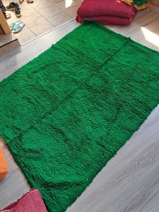 Нов вълнен китеник - червен, зелен и оранжев