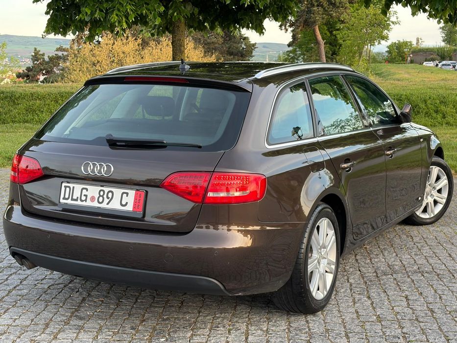 Audi A4 S Line 2.0TDI 143CP An 2011 EURO 5,MOCCA BROWNPiele,Navi,FULL