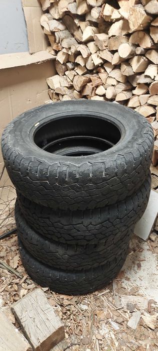 Set 4 anvelope Nokian Outpost AT 215/70 r16 (pretul este pt. tot setul)