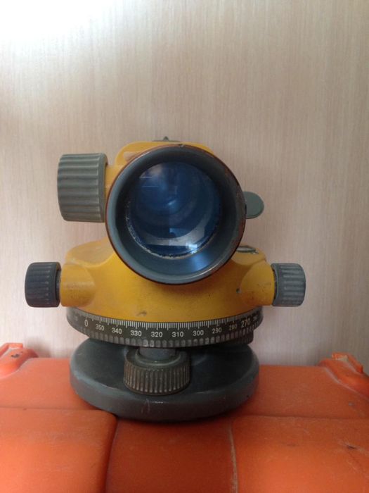 Нивелир  SPECTRA precision optical AL228