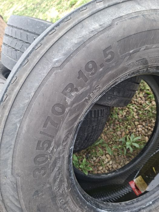 Anvelope 305/70/19.5 Continental