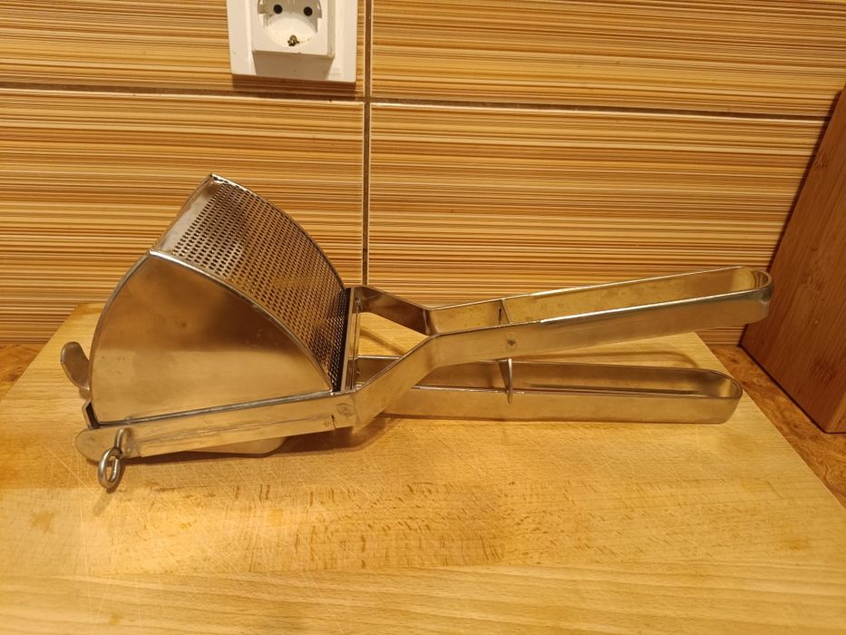 Presa cartofi. Presa piureuri