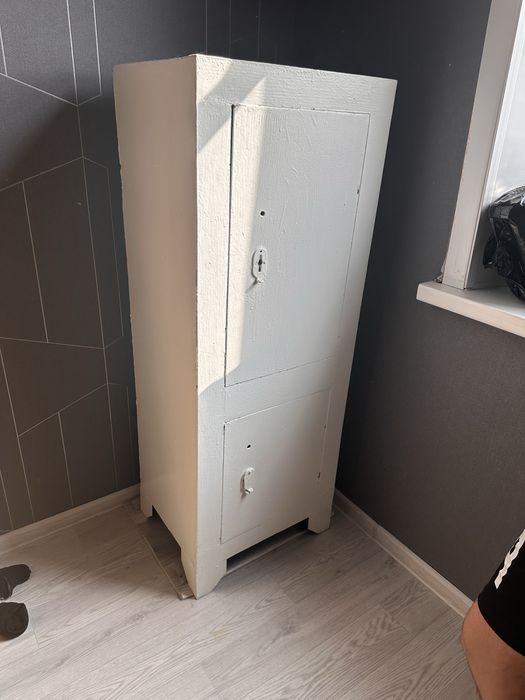 Продам сейф и полка шкаф