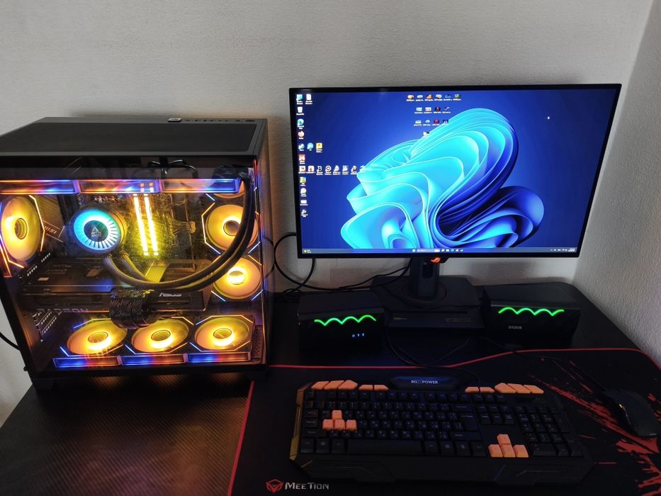 Настолен компютър + OLED монитор