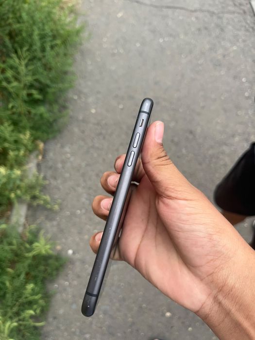 iPhone 11  64 гб