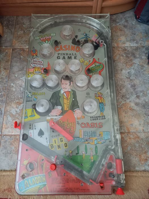 Стара игра за стена