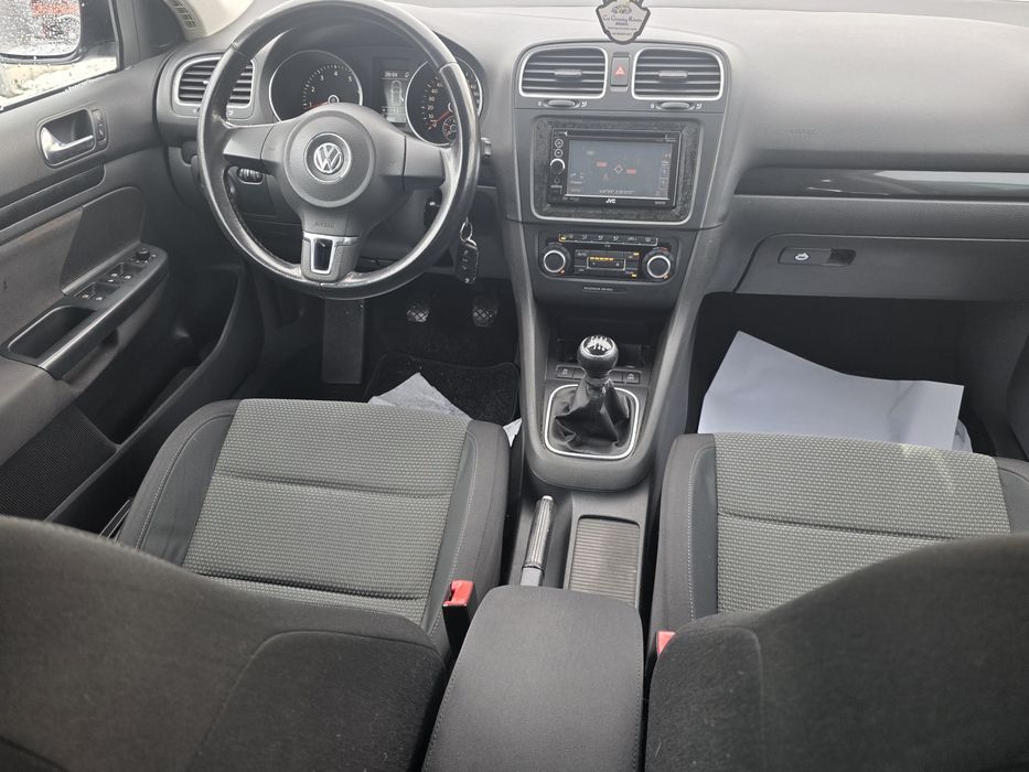Volkswagen Golf 2011 euro5 benzina navi clima jante carlig Recent adus