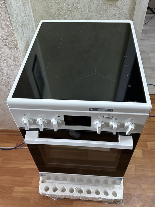 Кухонная плита Electrolux